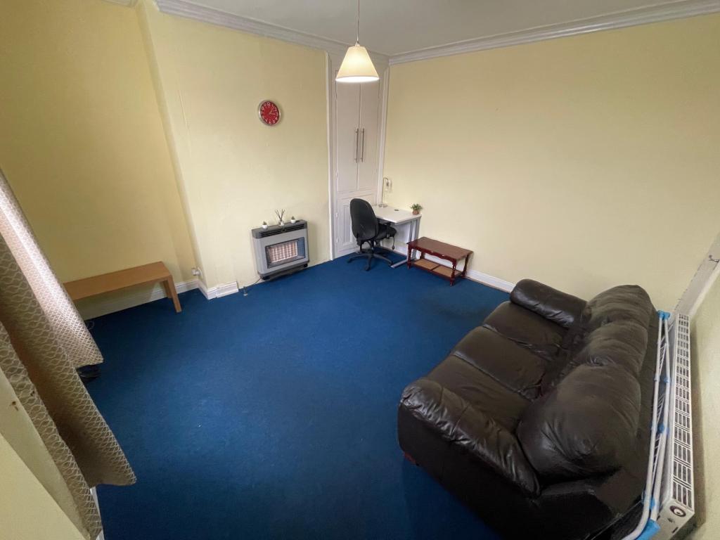 Photo of  Edgware Row,  Leeds, LS8