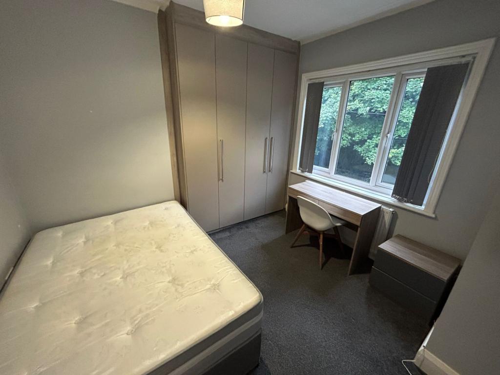 Photo of  Rokeby Gardens,  Leeds, LS6