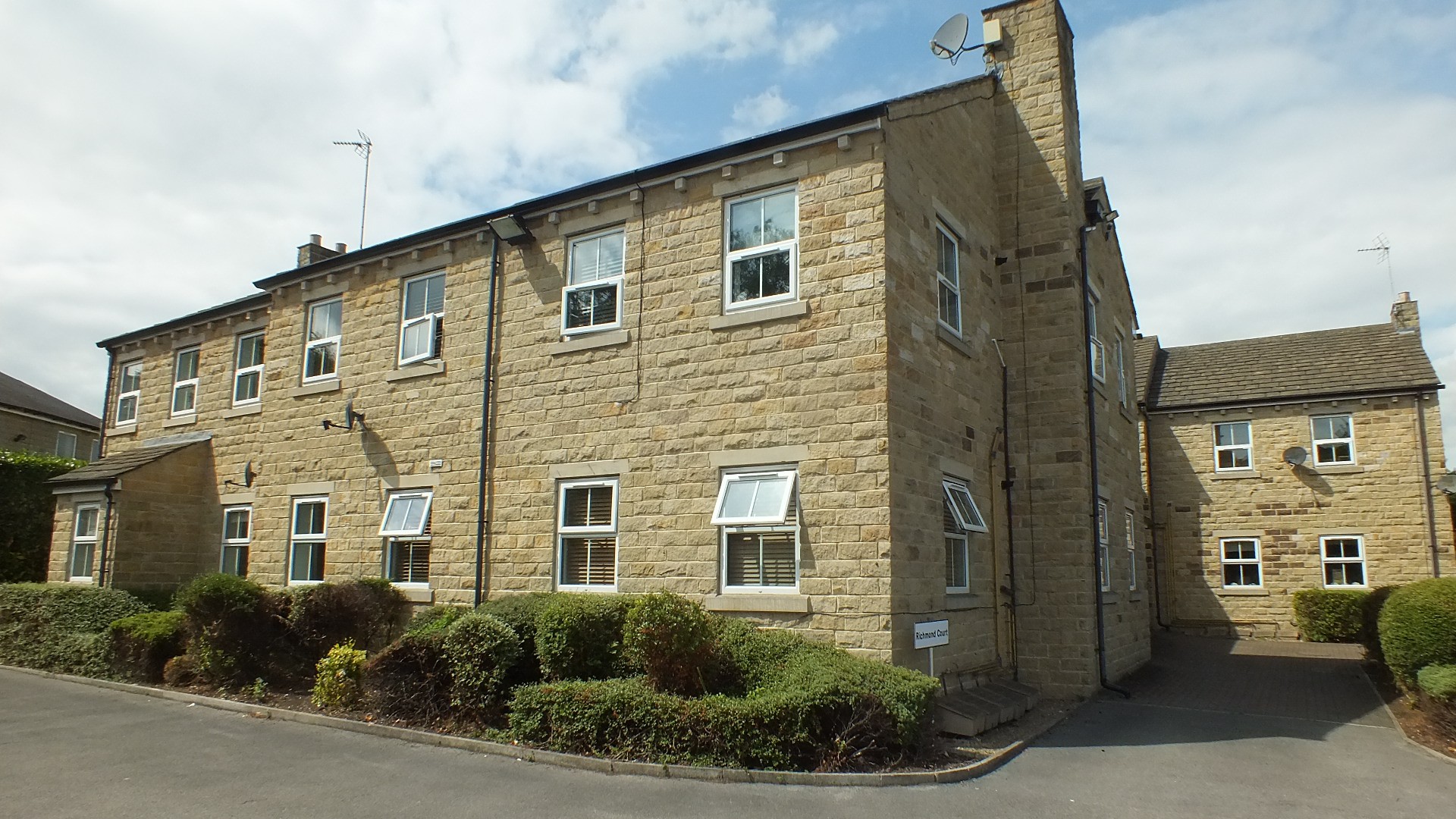 Photo of flat 1 Richmond Court , Rodley Lane, Leeds, LS13