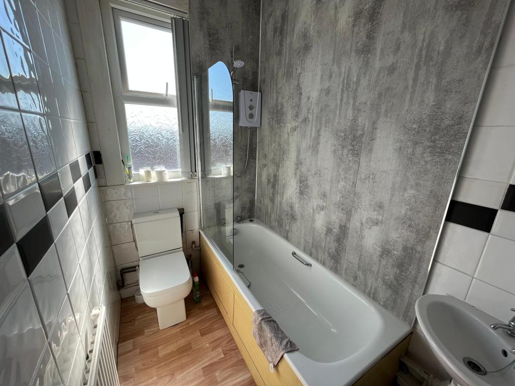 Photo of Ground Floor Front Manor Terrace,  Leeds, LS6