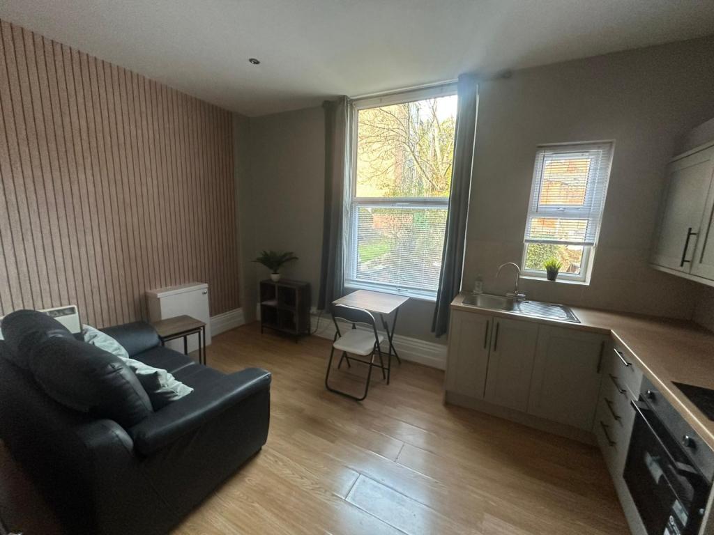 Photo of Flat 1 Moorland Avenue,  Leeds, LS6