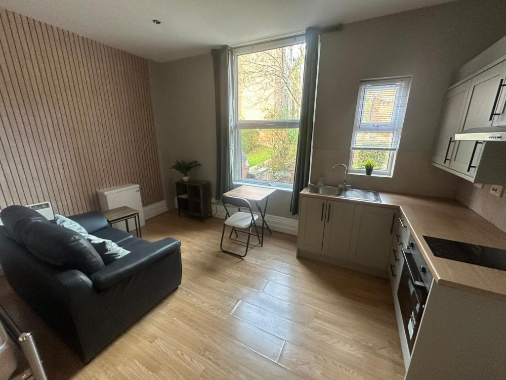 Photo of Flat 1 Moorland Avenue,  Leeds, LS6