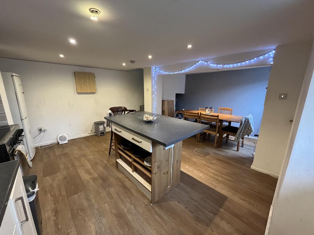 Photo of  Knowle Avenue,  Leeds, LS4