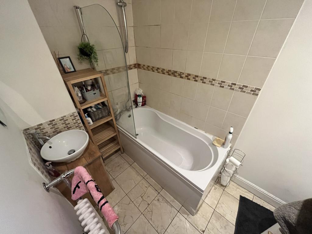 Photo of  Knowle Avenue,  Leeds, LS4