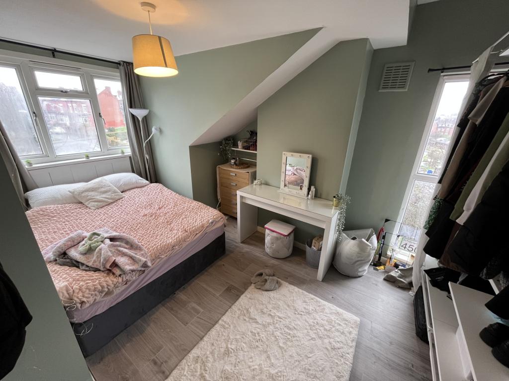 Photo of  Knowle Avenue,  Leeds, LS4