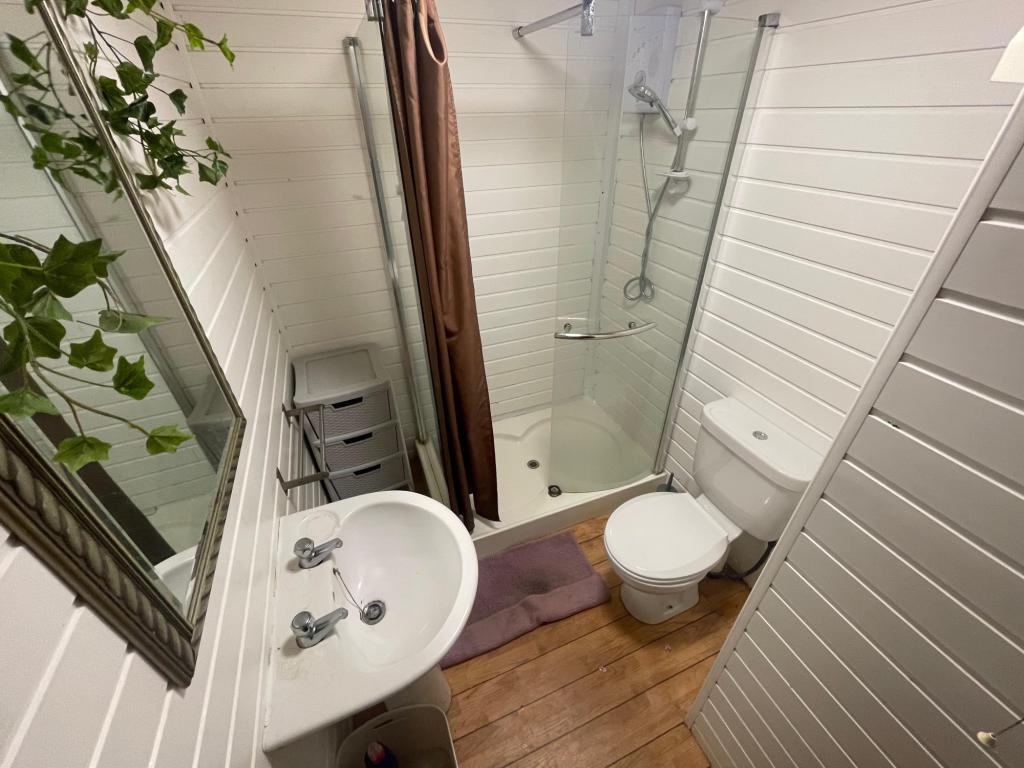 Photo of  18 Moorland Road,  Leeds, LS6