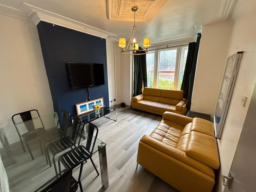 Photo of  Headingley Mount,  Leeds, LS6