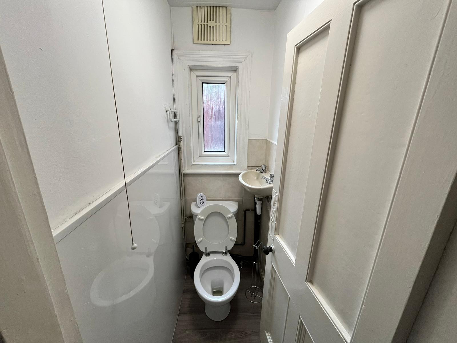 Photo of  Estcourt Terrace,  Leeds, LS6