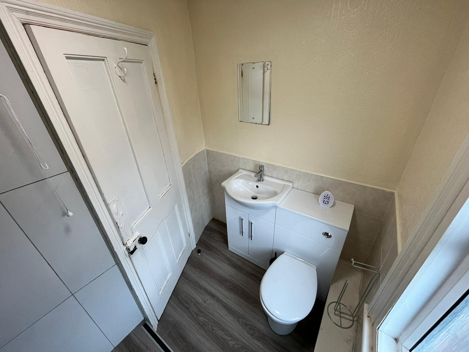 Photo of  Estcourt Terrace,  Leeds, LS6
