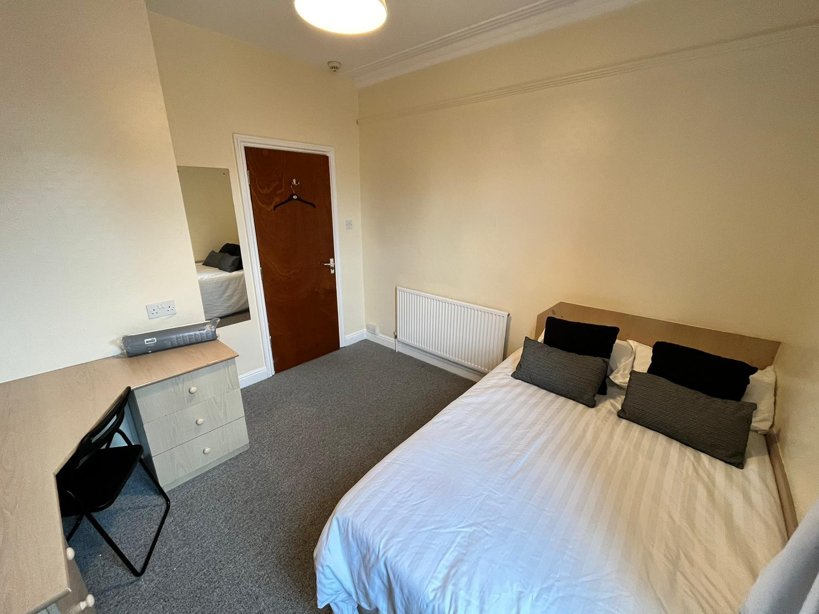 Photo of  Estcourt Terrace,  Leeds, LS6