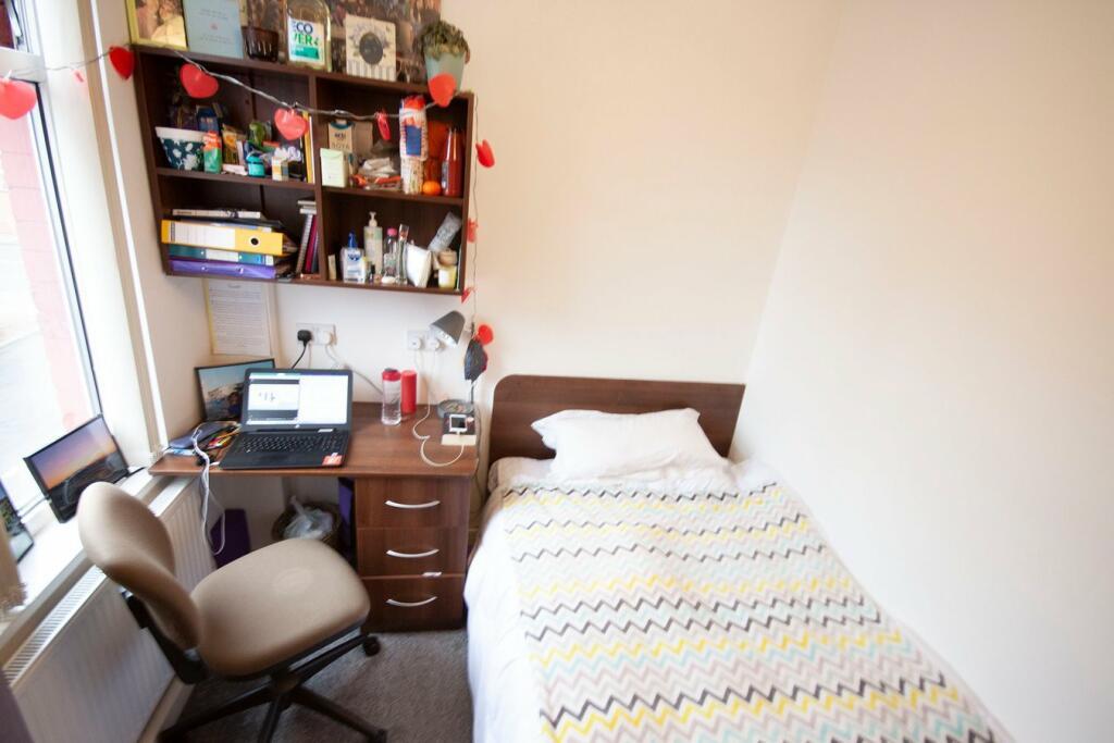 Photo of  Thornville Grove,  Leeds, LS6