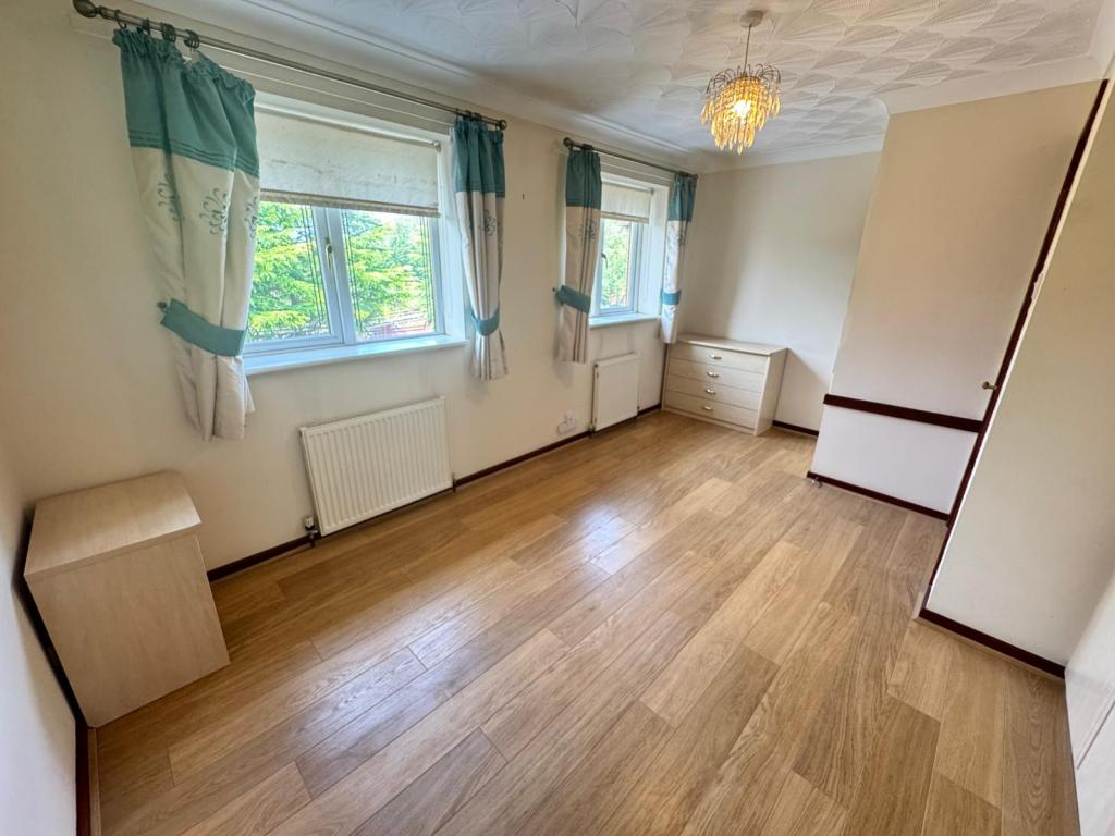 Photo of  Oxford Court Gardens,  Castleford, WF10