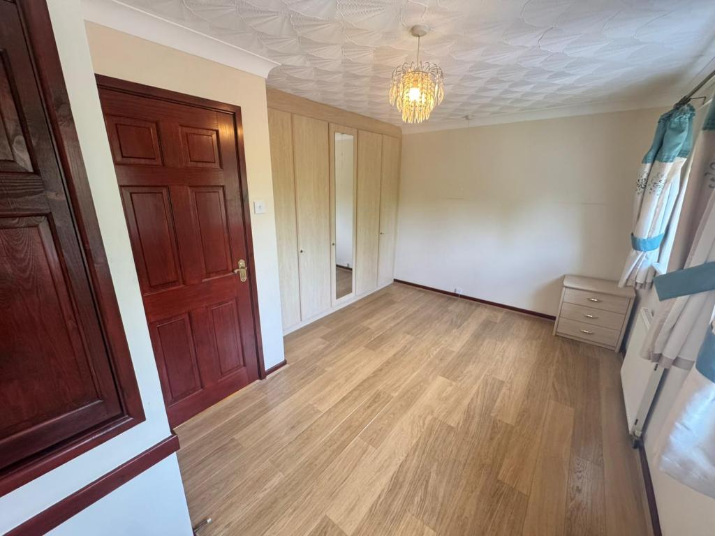 Photo of  Oxford Court Gardens,  Castleford, WF10
