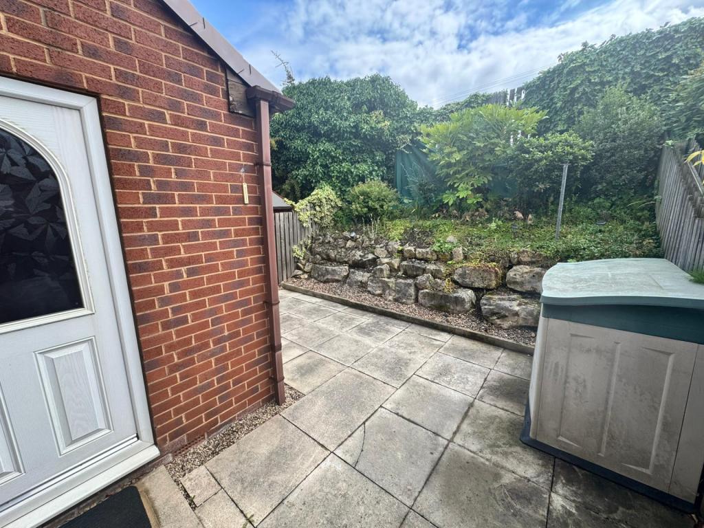 Photo of  Oxford Court Gardens,  Castleford, WF10