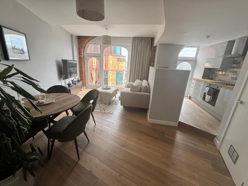Photo of  1 Harewood Street,  Leeds, LS2