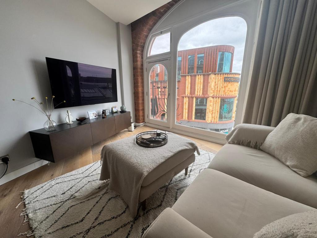 Photo of  1 Harewood Street,  Leeds, LS2
