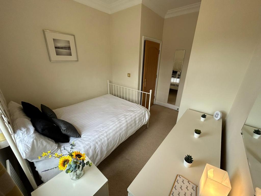 Photo of  Carisbrooke Road,  Leeds, LS16