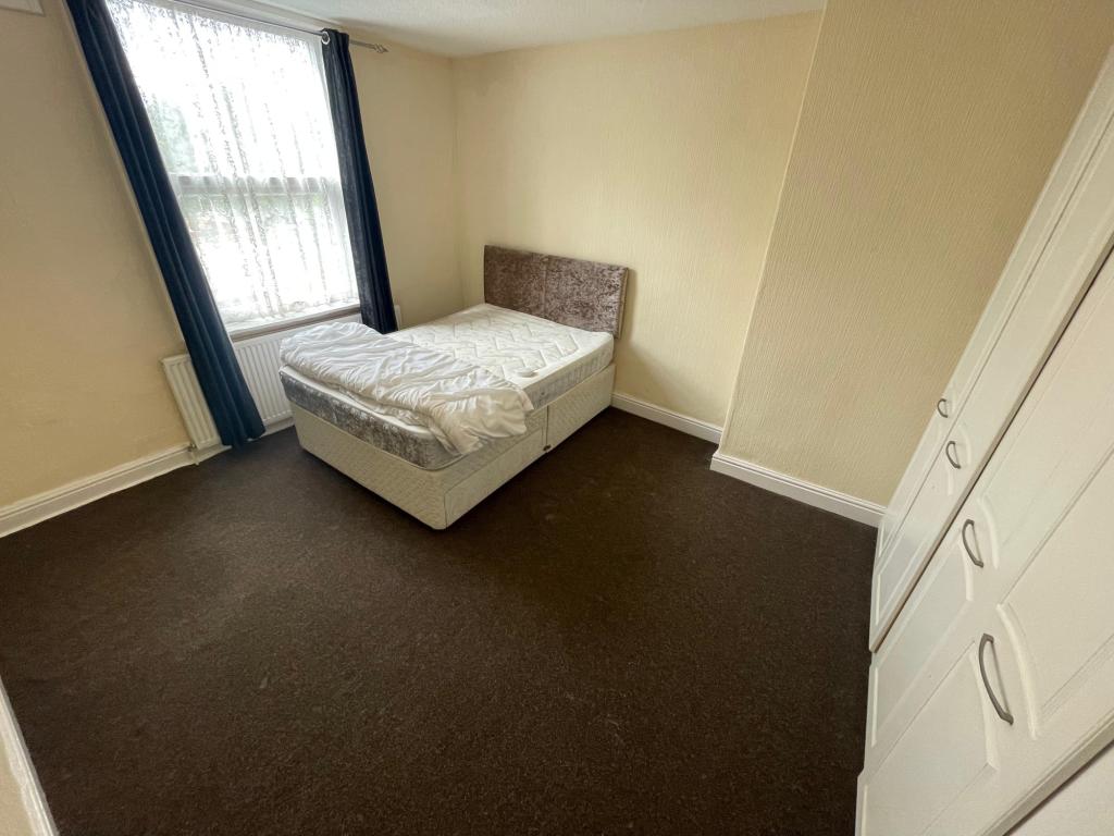 Photo of  Gledhow Road,  Leeds, LS8